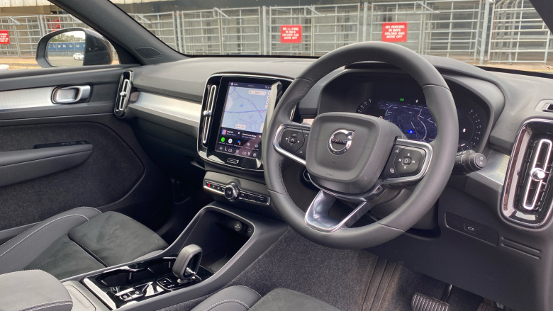 Volvo XC40 2.0 B3P Plus Black Edition 5dr Auto Petrol Estate